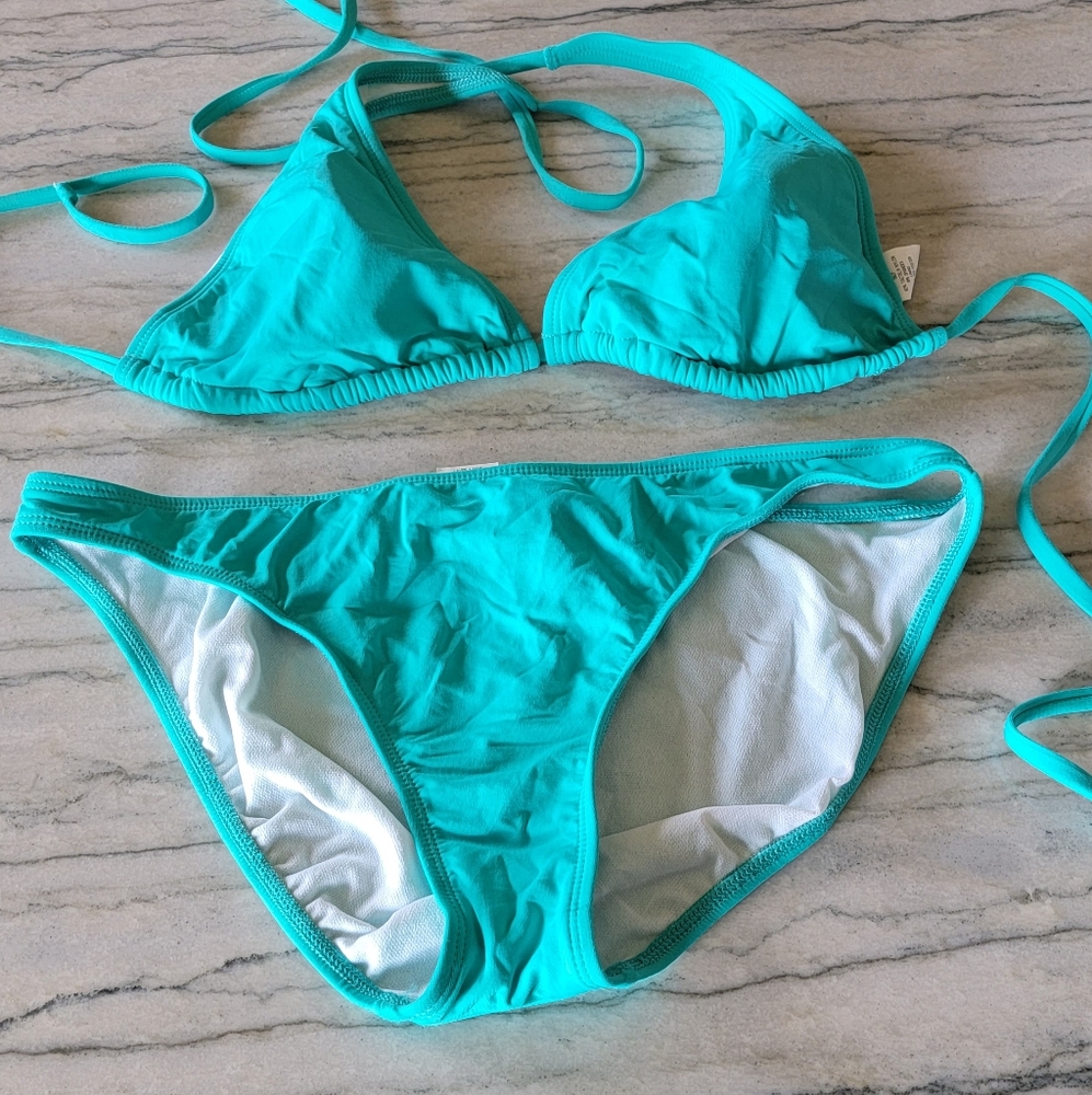 Bikini - Picture 2 of 6